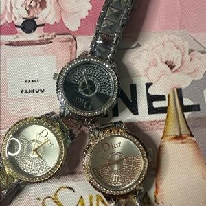 1x Stainless steel Women's Tri-Color Watch Collection